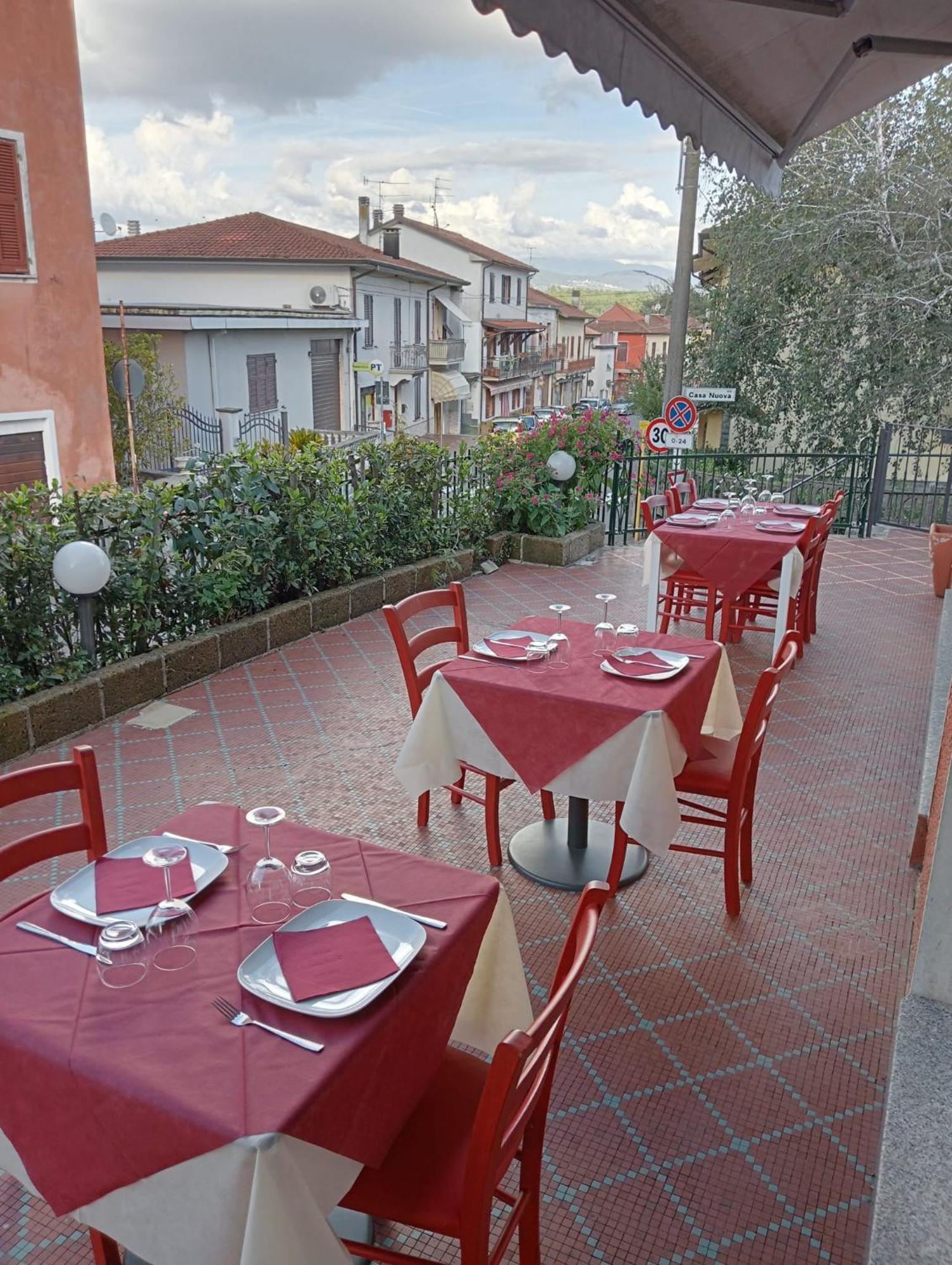 Hotel San Quirico Locanda Ristorante Pizzeria à Barbarasco Extérieur photo